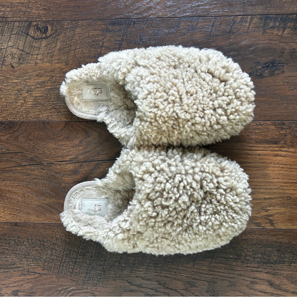 UGG Maxi Curly Sheepskin Slide Slippers, Sand